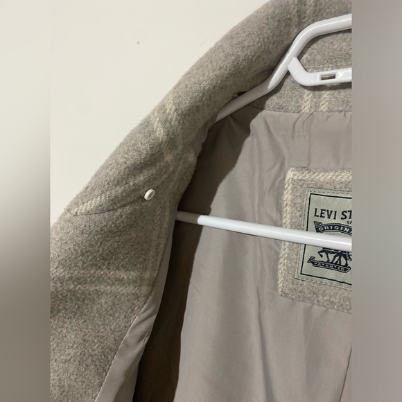 Women’s Levi Gray Plaid Coat - Picture 8 of 9